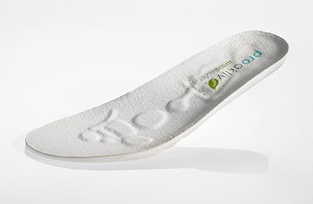 Schuhe mit Massage-Fußbett.