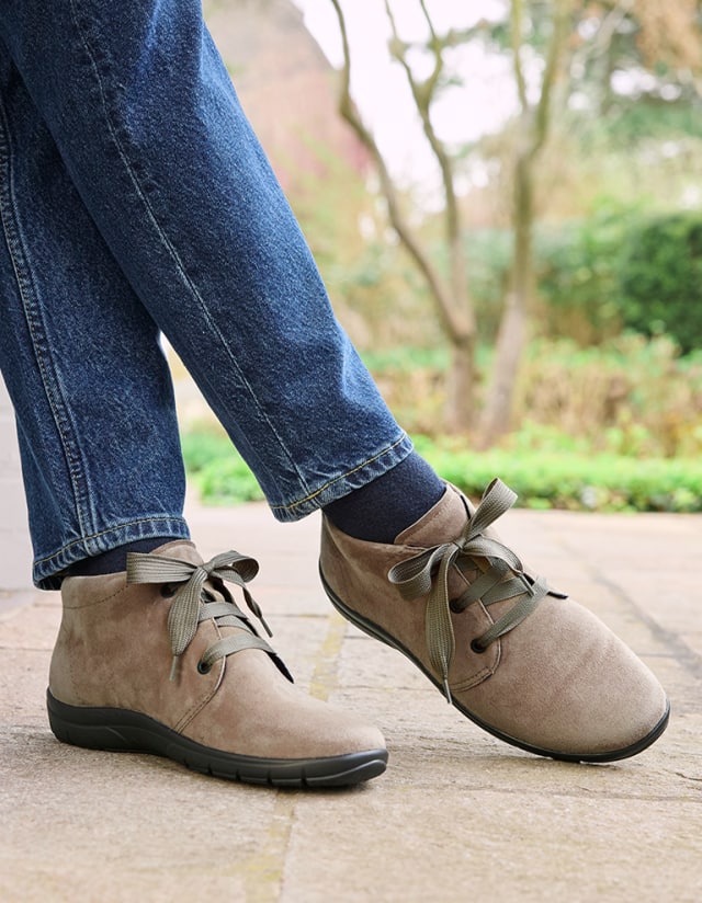 Hallux-Lupo Stiefelette Comfort in Beige.

