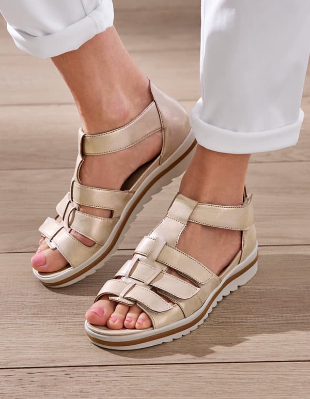 Waldläufer-Luftpolster-Sandale Rom in Gold.