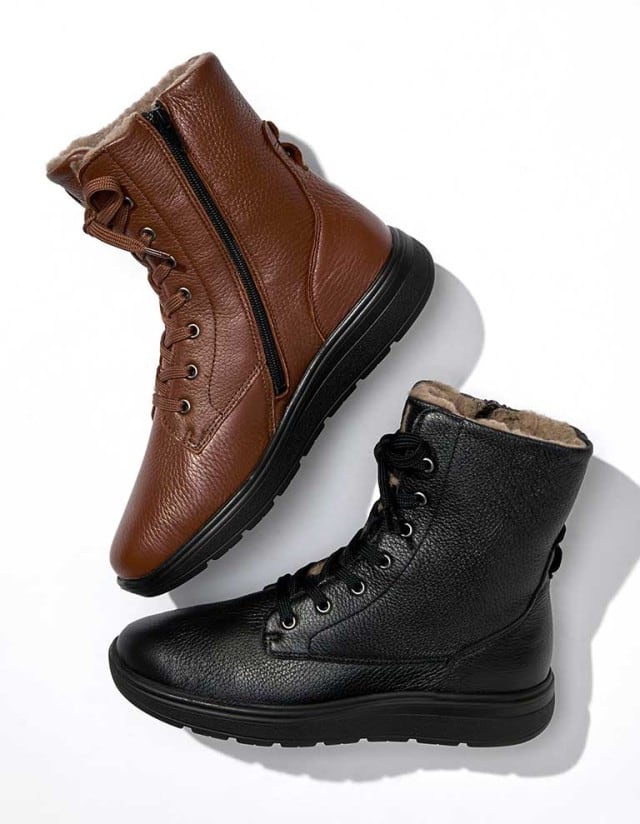 Hallux-Hirschleder Bootie in schwarz und braun.