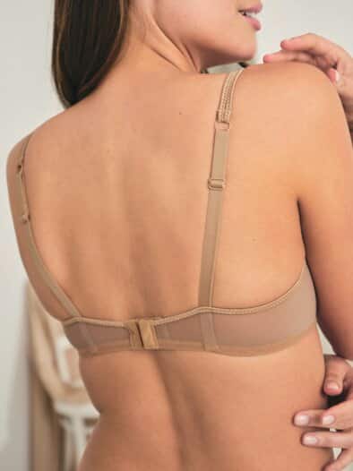 T-Shirt Bügel BH Puder