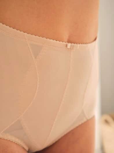 Miederslip-gut -in-Form Apricot