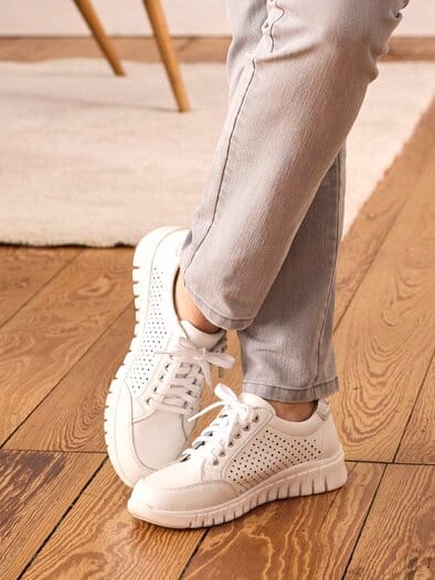 Freizeit-Schnürer Schwerelos Weiß