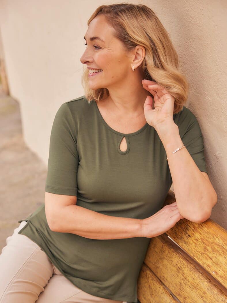 Sommershirt Tropfenausschnitt Khaki