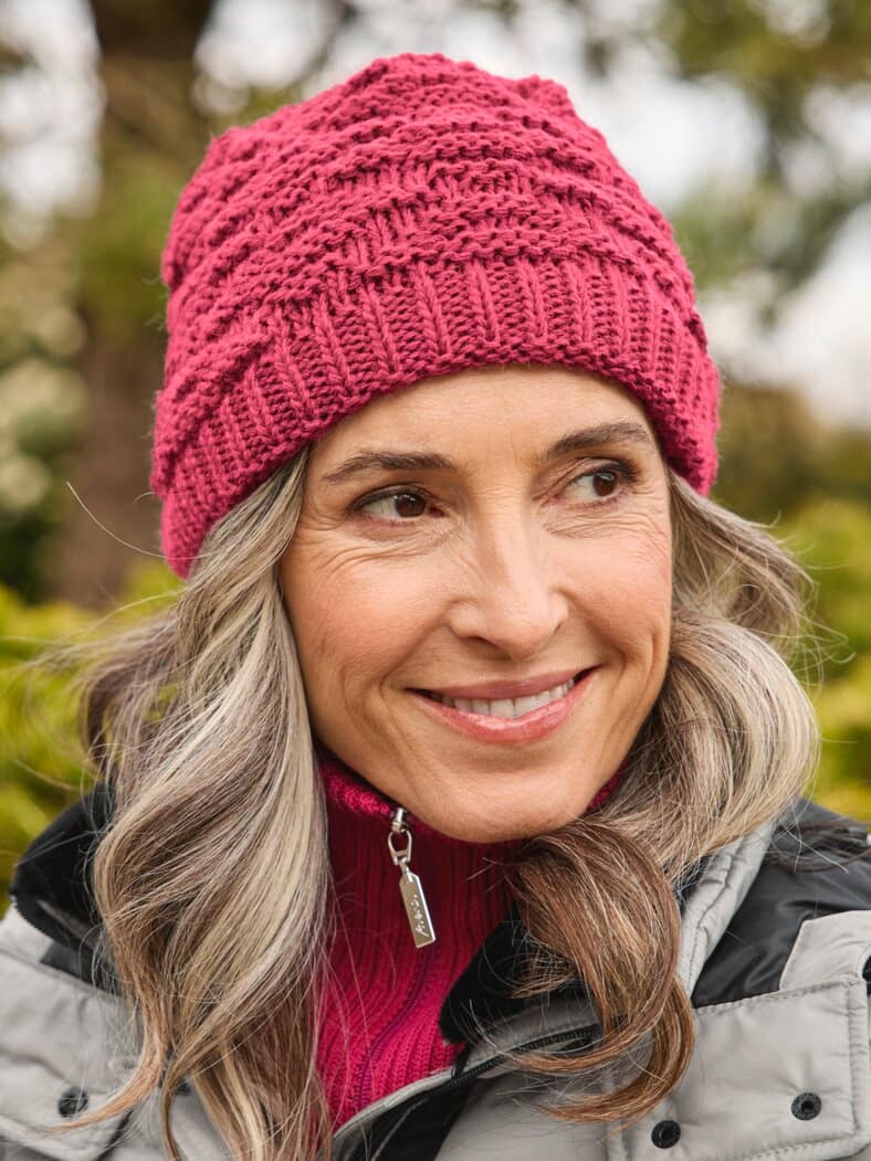 Kuschelweich-Strickmütze Beere