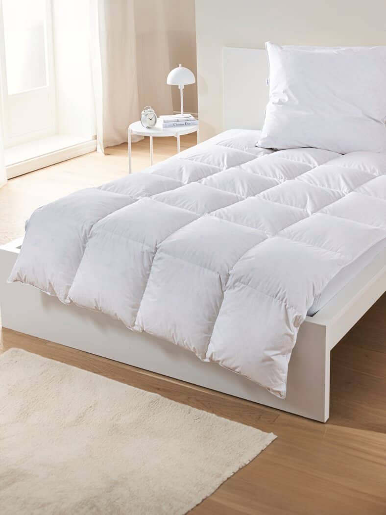 Daunen-Kassetten-Steppdecke weiß