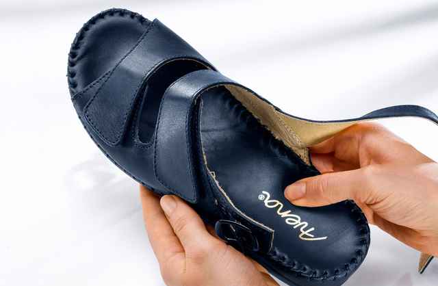 Schuhe mit Schaumpolster-Fussbett