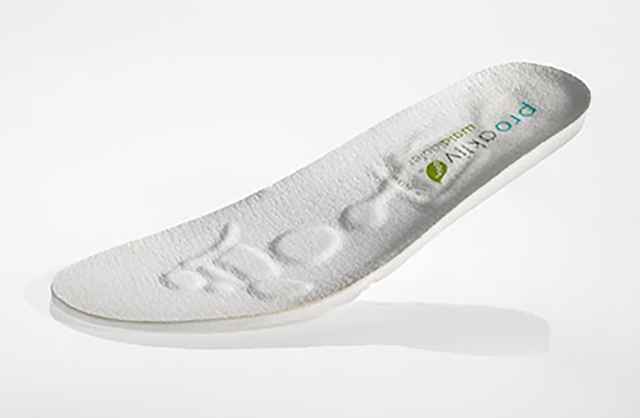 Schuhe mit Massage-Fußbett.